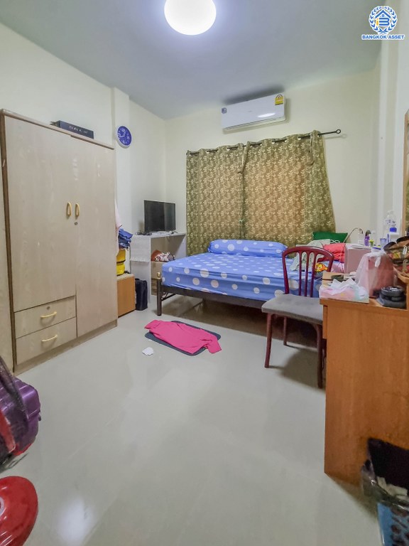 *****ทาวน์เฮ้าส์มือสอง หงษ์ประยูร เฟส3 บางกรวย-ไทรน้อย เนื้อที่ 27 ตร.ว. ฟังก์ชัน 3 ห้องนอน 2 ห้องน้ำ บ้านพร้อมอยู่ โครงการเป็นส่วนตัว ทำเลเดินทางสะดวก เชื่อมต่อถนนรัตนาธิเบศร์ ถนนราชพฤกษ์ ซอยประชาอุทิศ ใกล้รถไฟฟ้าสายสีม่วง "สถานีบางพลู" และจุดขึ้นทางด่วน "กาญจนาภิเษก"